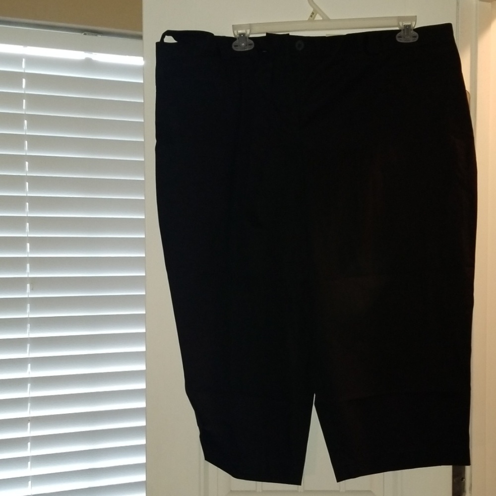 Black Dress capris NWT